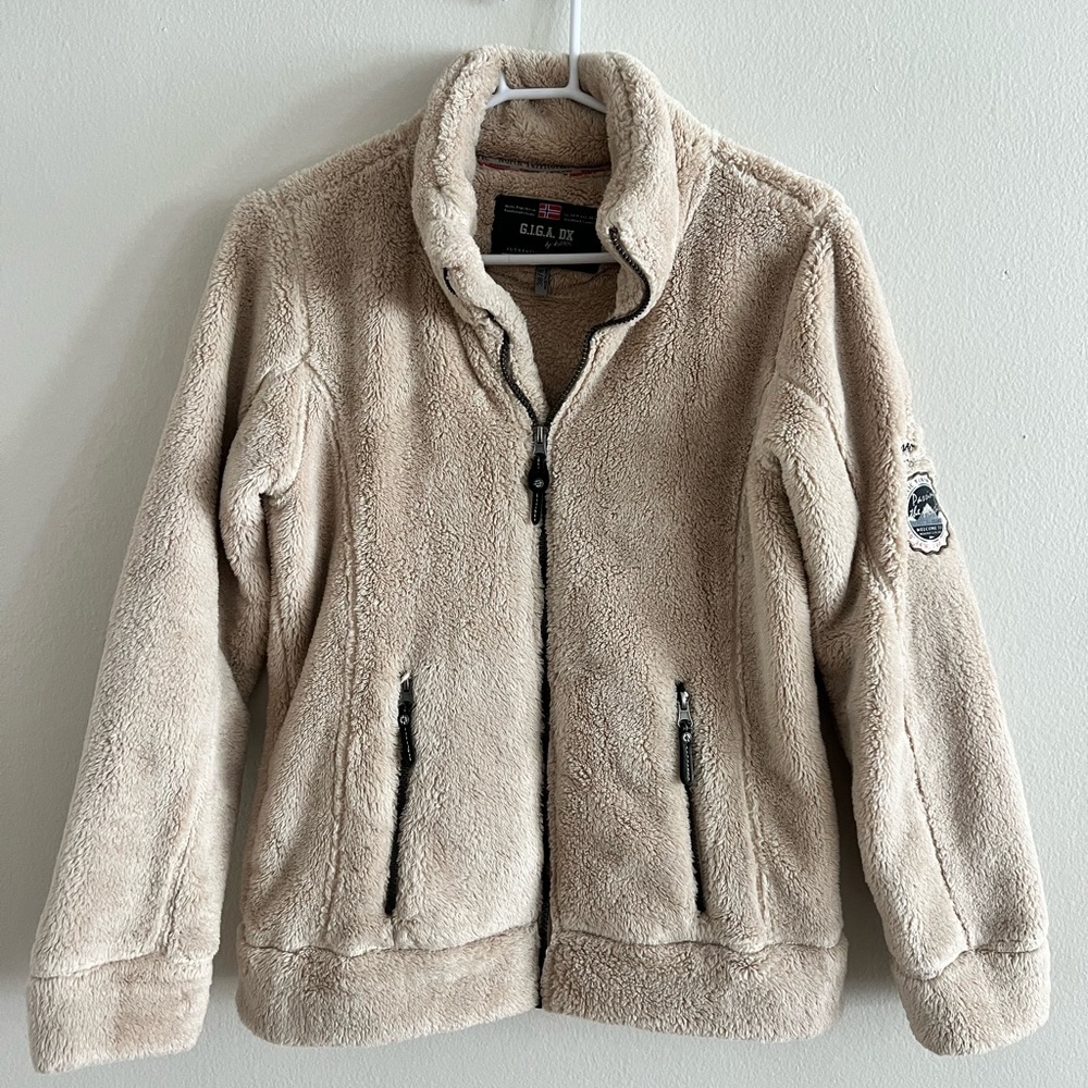 GIGA DX Tan Fuzzy Jacket